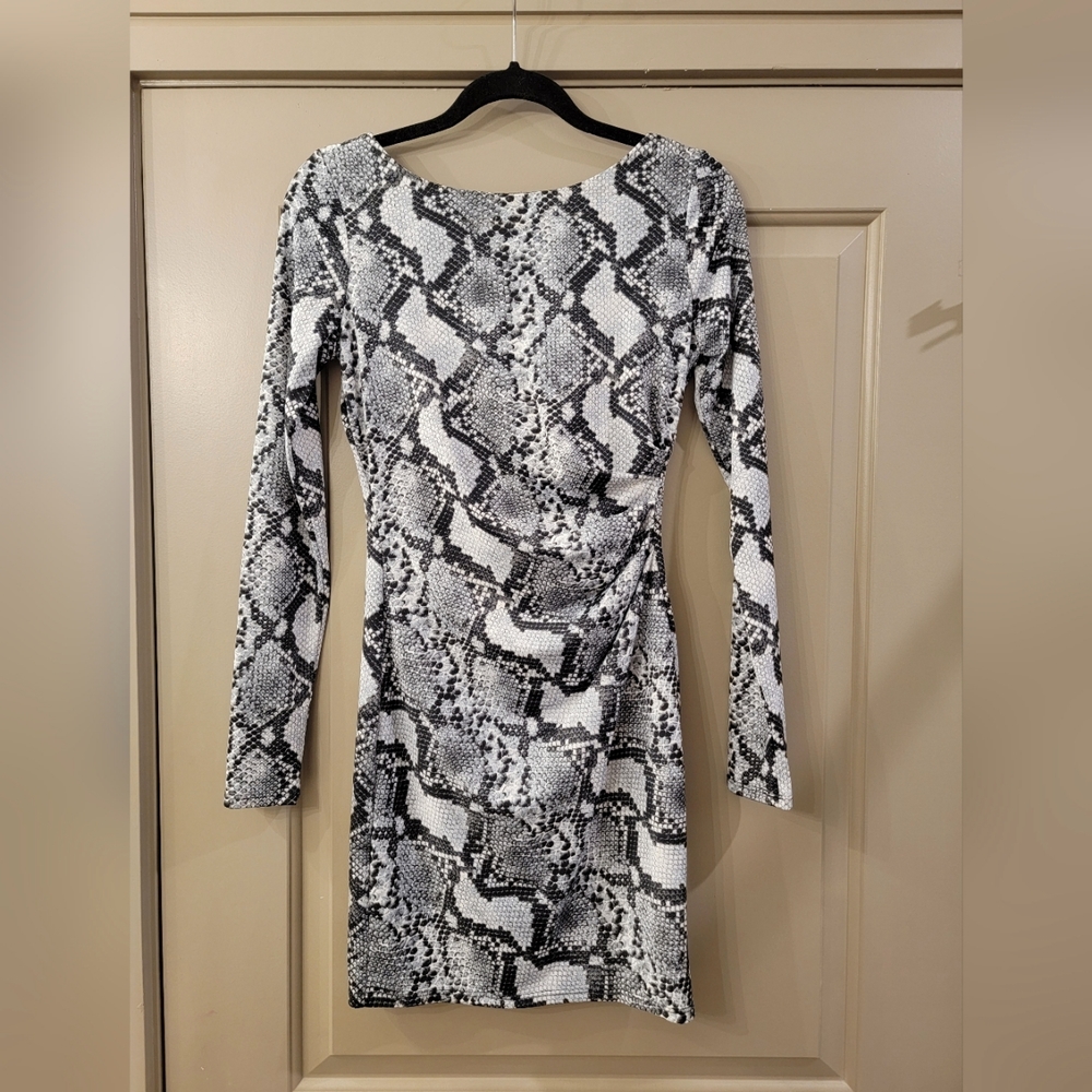 Jump Apparel Snake Print Long Sleeve Dress Size Medium